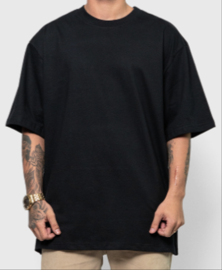 Modelo vestindo camiseta preta Daemonsterz estampa Nova